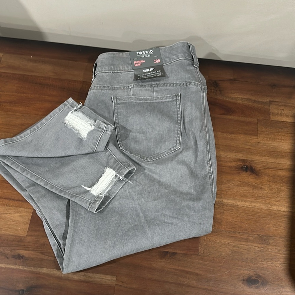 torrid grey super soft bombshell skinny jeans size 20 regular